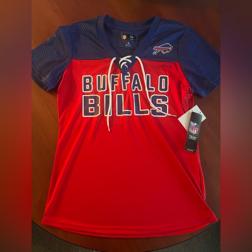 Official NFL Team Apparel Buffalo Bills Women’s Shirt. NWT.